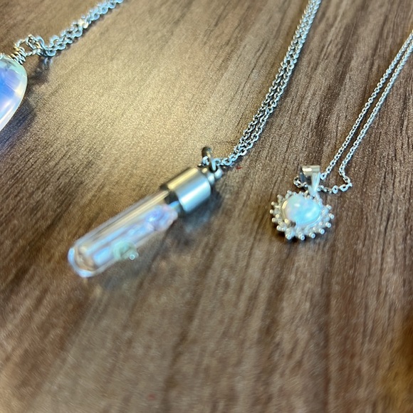 Necklace bundle - Picture 3 of 4